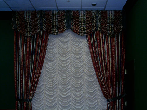 Hunter Douglas Country Woods Classics blinds